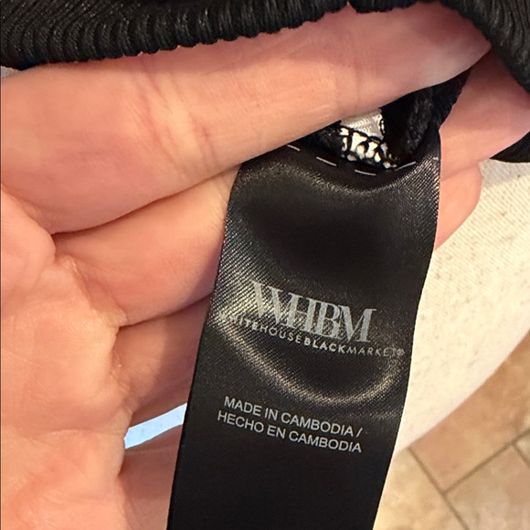 WHBM® FORME Rib Halter Top (M) - Picture 9 of 10